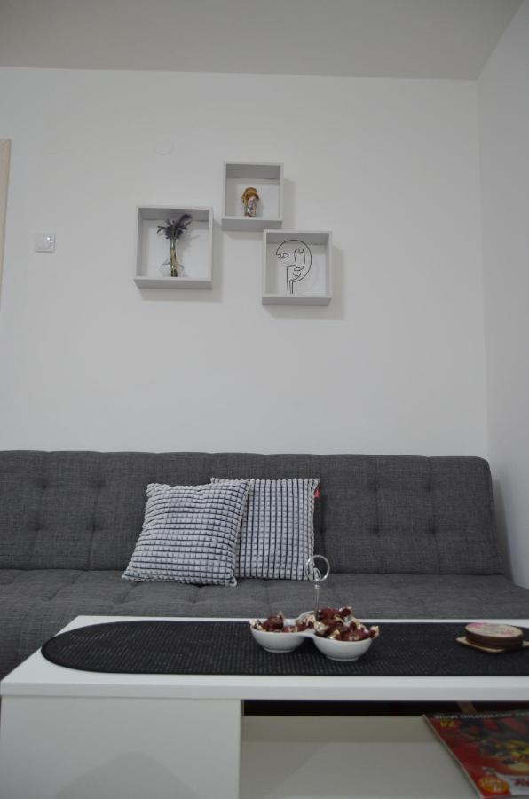 Mikmari Apartman Суботица Экстерьер фото